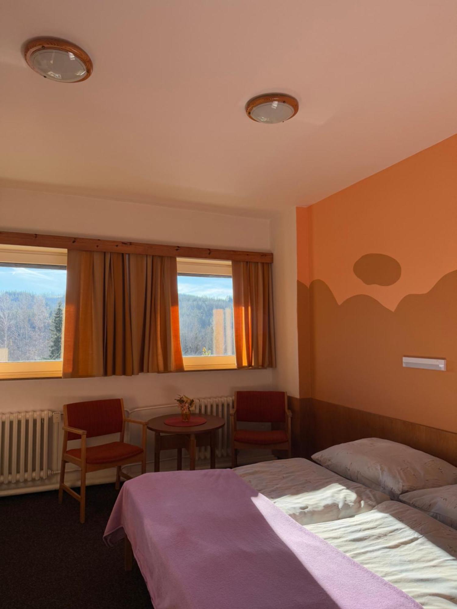 Hotel Albert - Retro باسيكي ناد جيزرو المظهر الخارجي الصورة