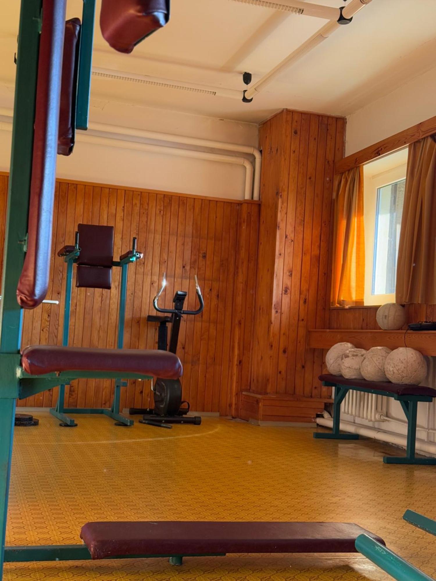 Hotel Albert - Retro باسيكي ناد جيزرو المظهر الخارجي الصورة